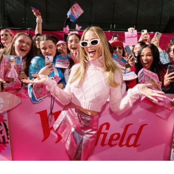 Barbie Top,NWT Graphic Pink Tee, M, NWT, 50%|50% Soft, Comfort Fabric, Mattel - Picture 7 of 8